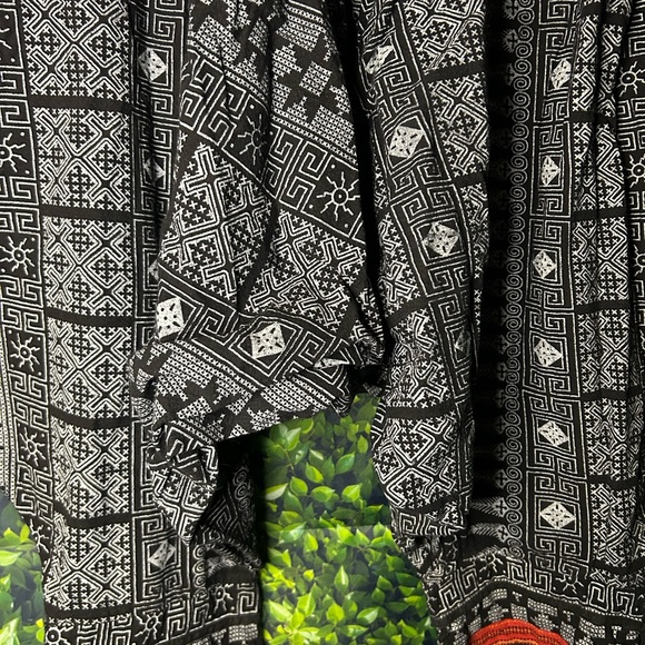 Tribal Print Wide Leg Pants - Black and Red - Picture 5 of 9